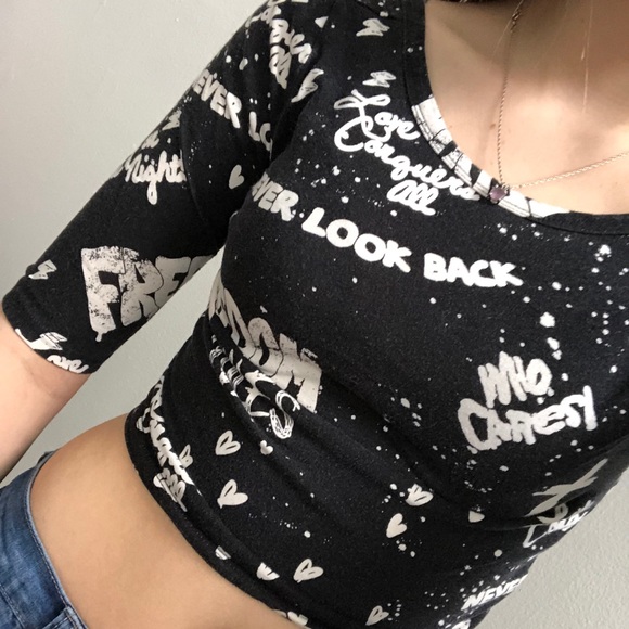 Forever 21 Black Graffiti Crop Top - Picture 1 of 3